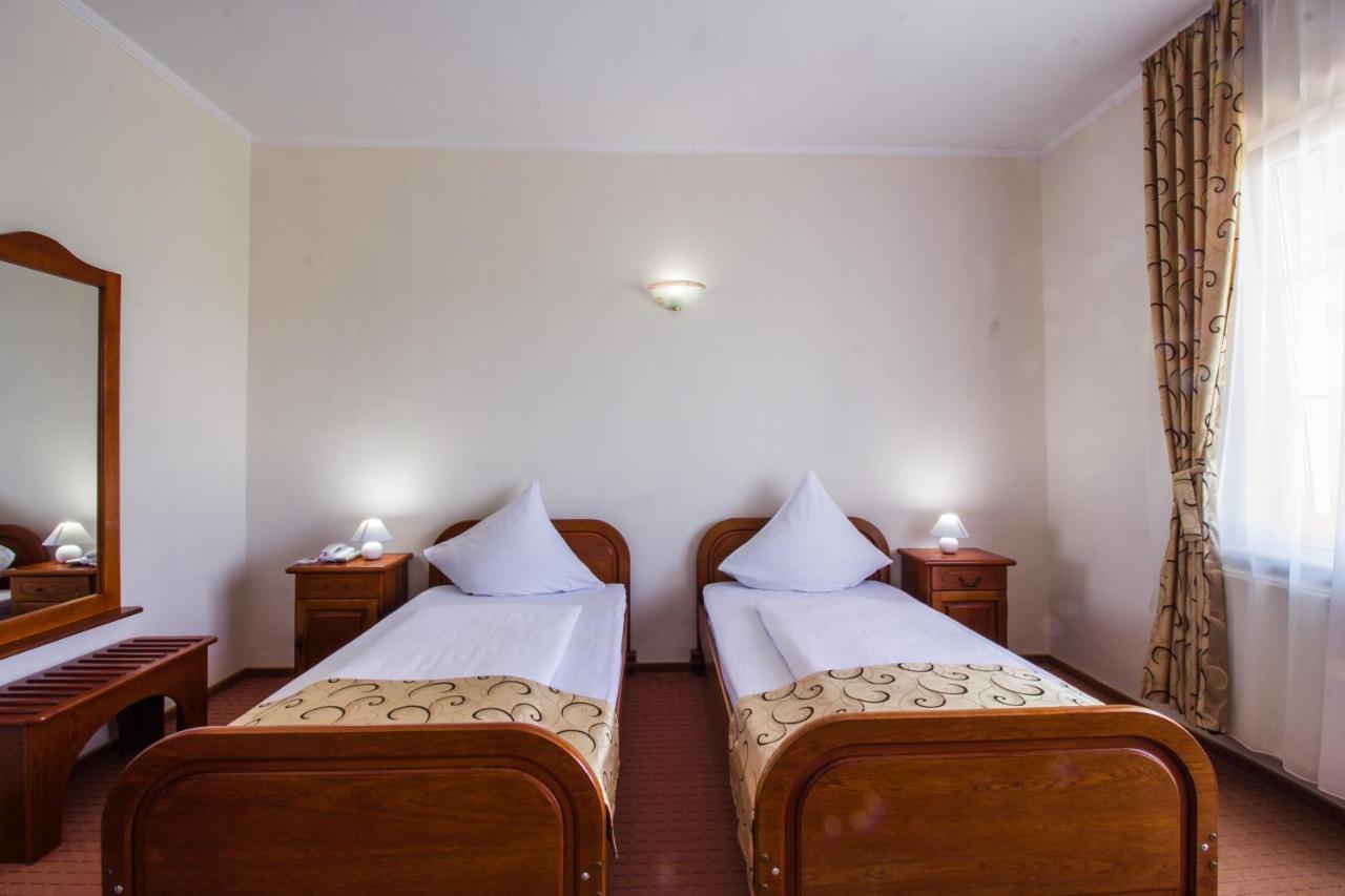 Hotel Europa Kokeltal Albeşti Exteriér fotografie